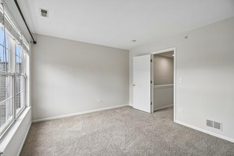 524 Jennifer Circle S Mundelein IL 60060