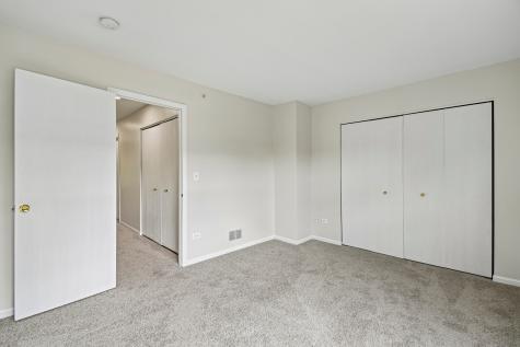 524 Jennifer Circle S Mundelein IL 60060