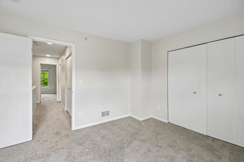 524 Jennifer Circle S Mundelein IL 60060