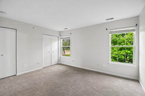 524 Jennifer Circle S Mundelein IL 60060