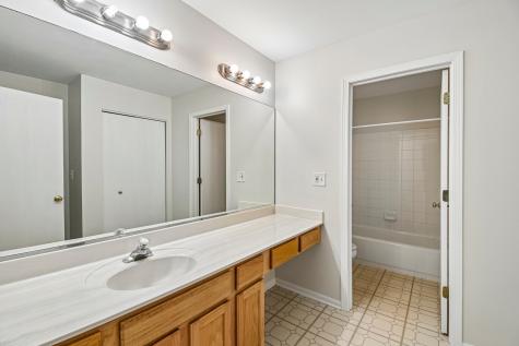 524 Jennifer Circle S Mundelein IL 60060