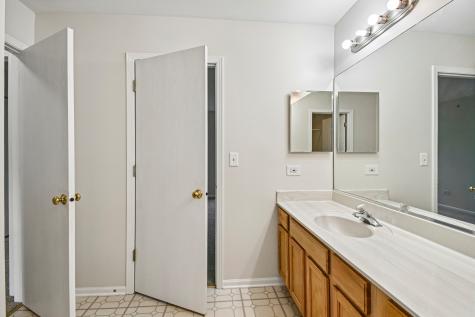 524 Jennifer Circle S Mundelein IL 60060
