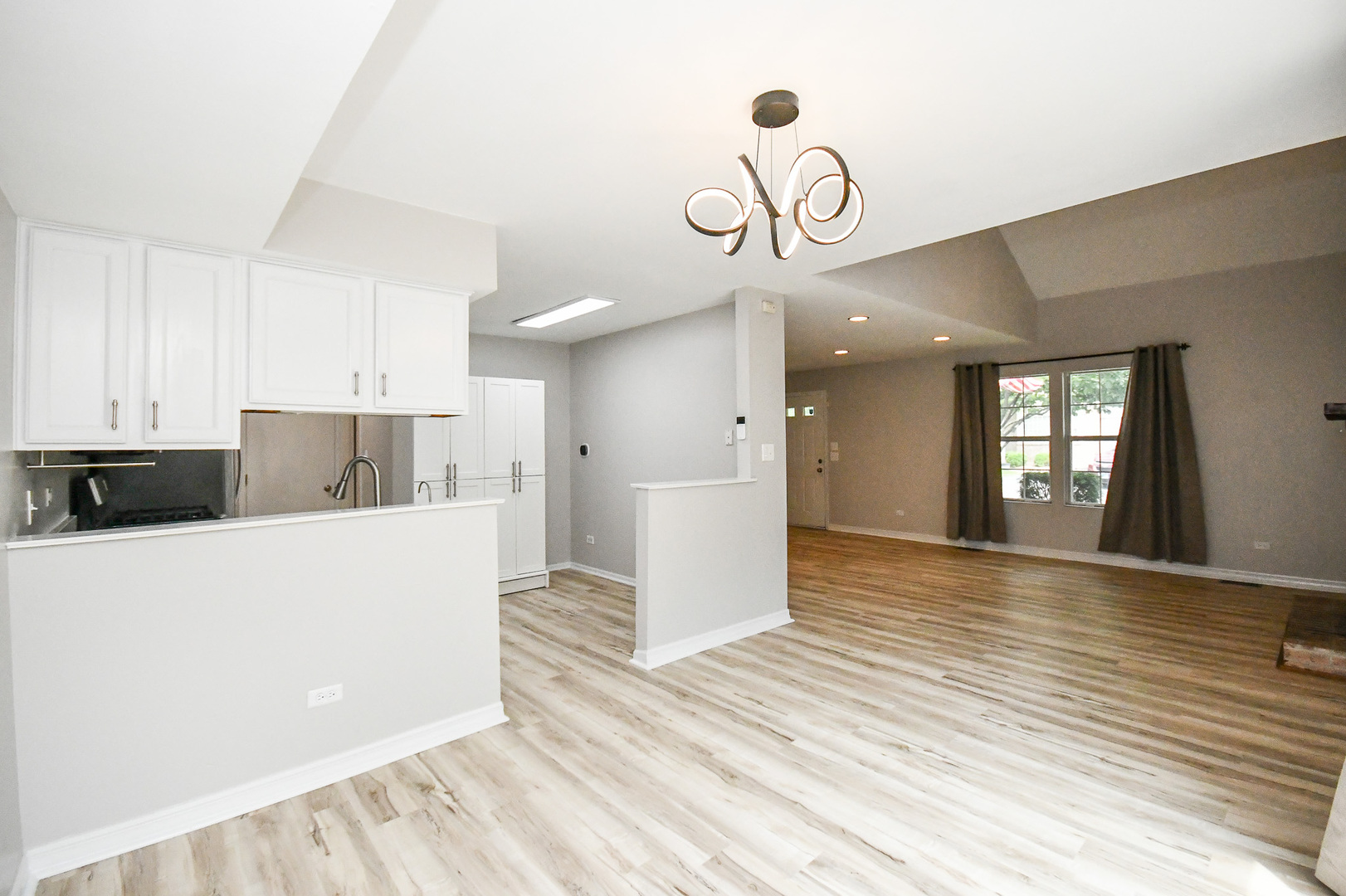 121 Cammeron Court Aurora IL 60504
