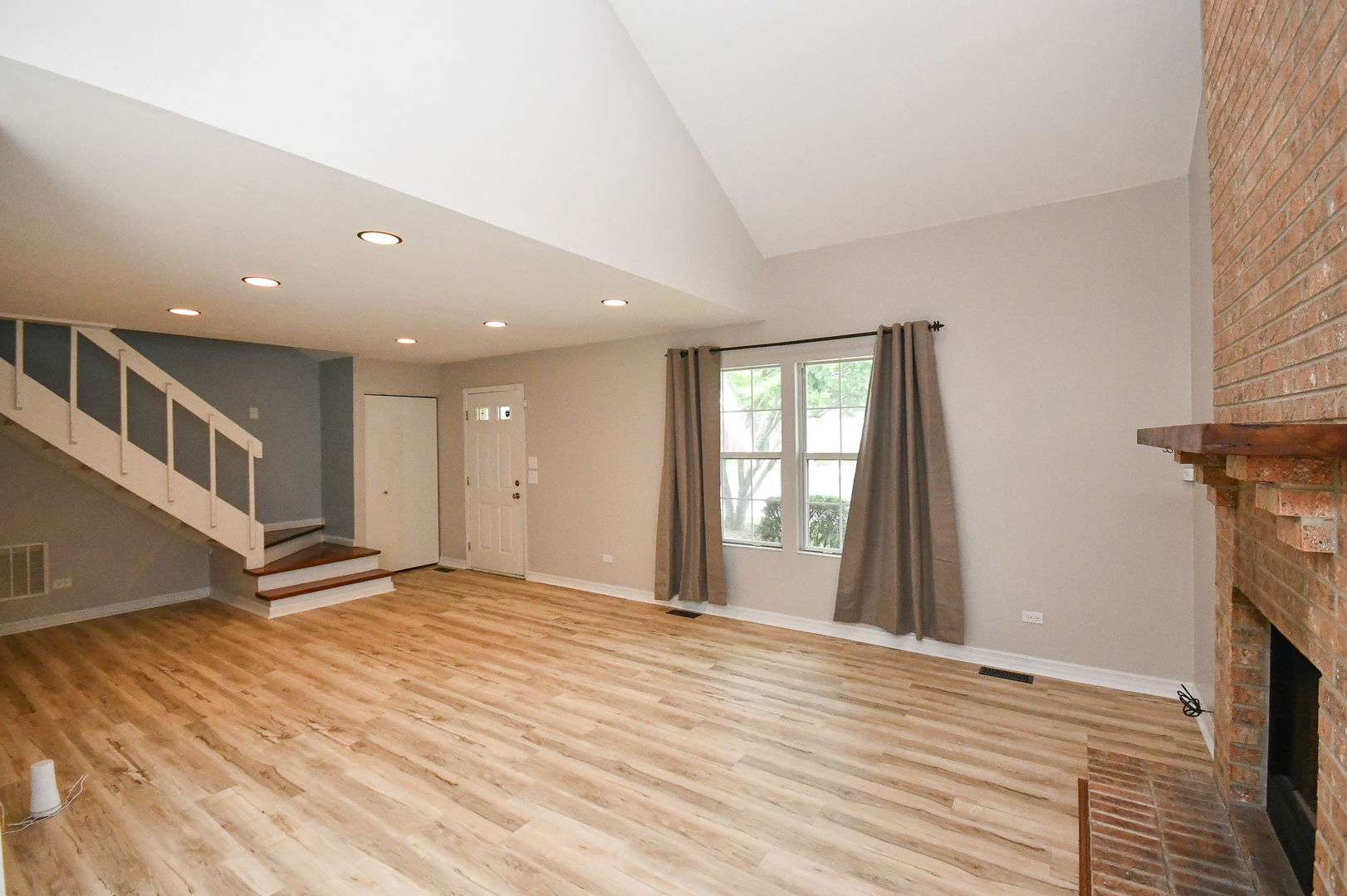 121 Cammeron Court Aurora IL 60504