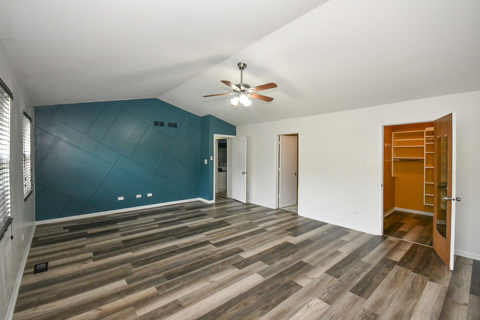 121 Cammeron Court Aurora IL 60504