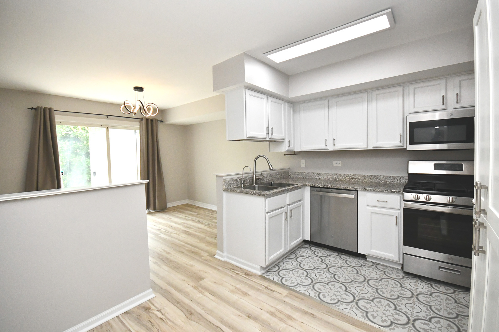 121 Cammeron Court Aurora IL 60504