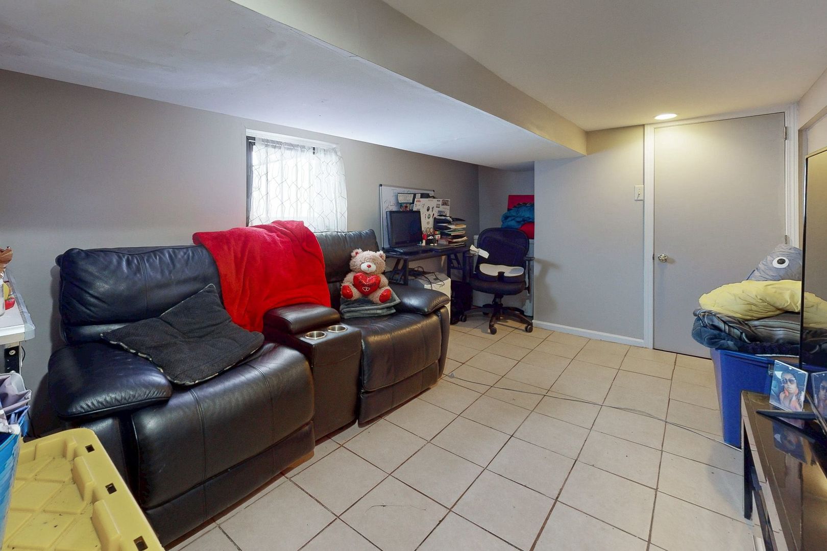 9516 South Yale Avenue Chicago IL 60628