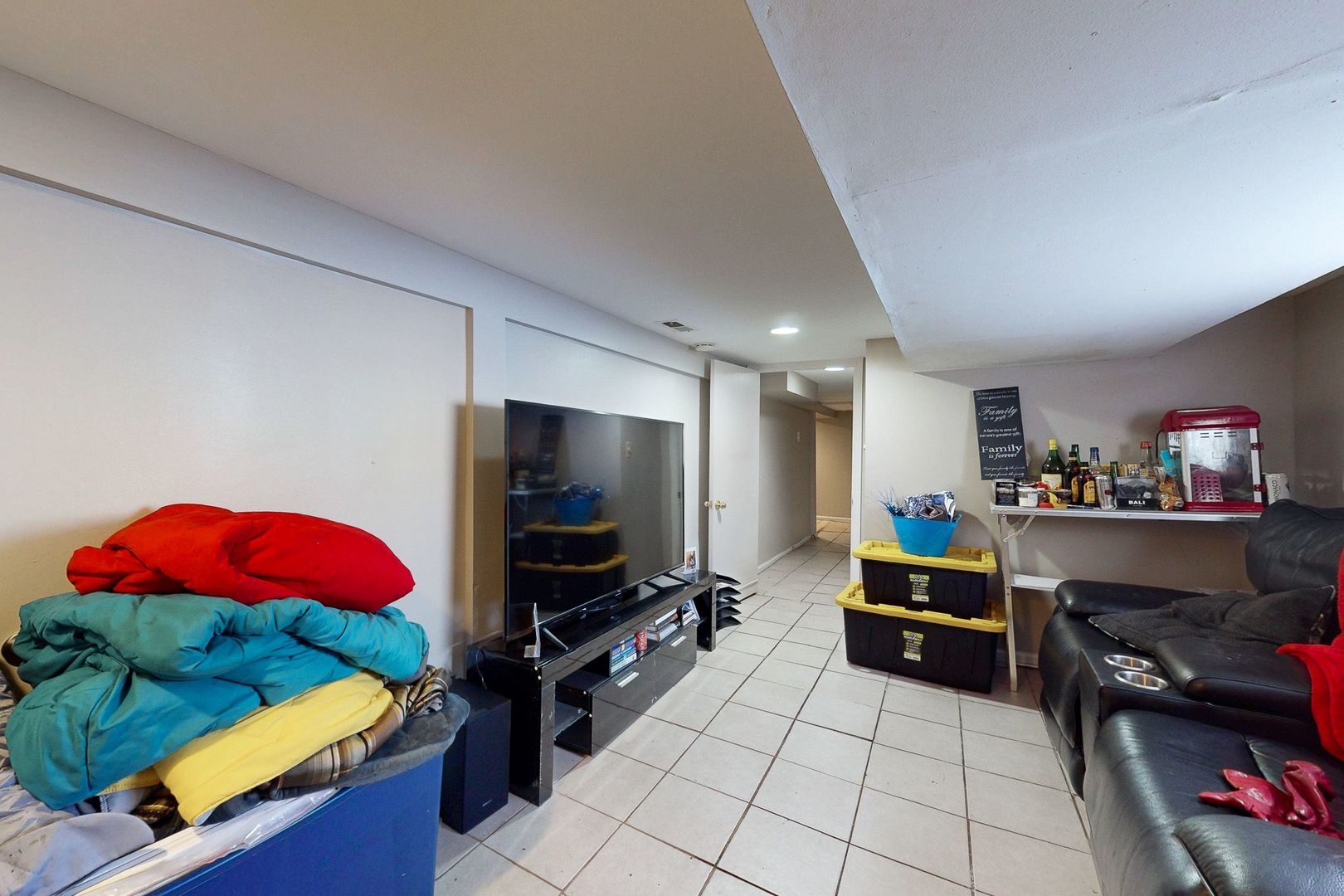 9516 South Yale Avenue Chicago IL 60628