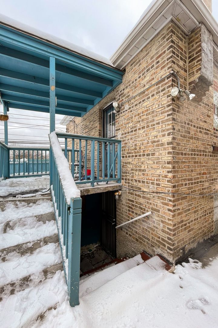 9516 South Yale Avenue Chicago IL 60628