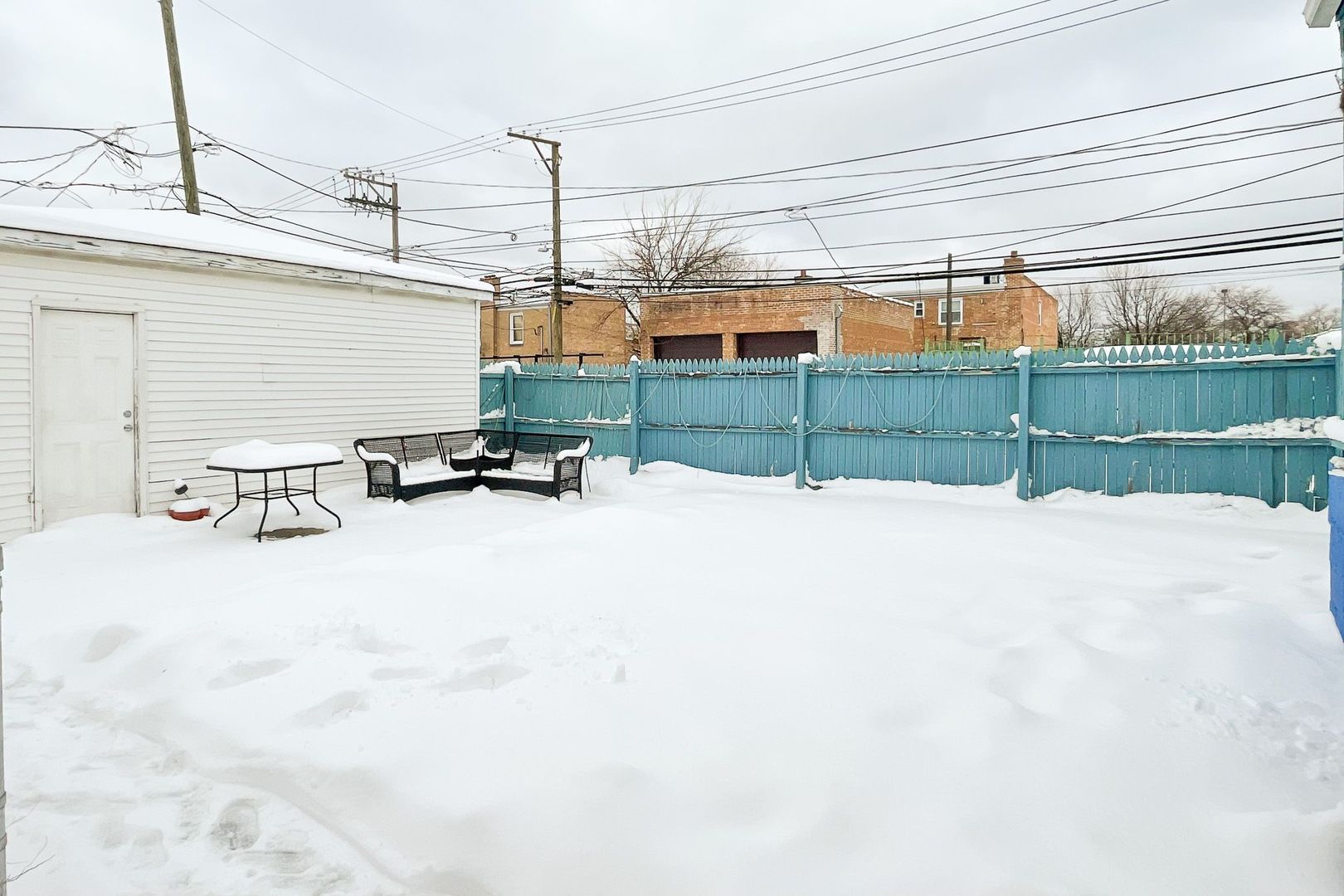 9516 South Yale Avenue Chicago IL 60628