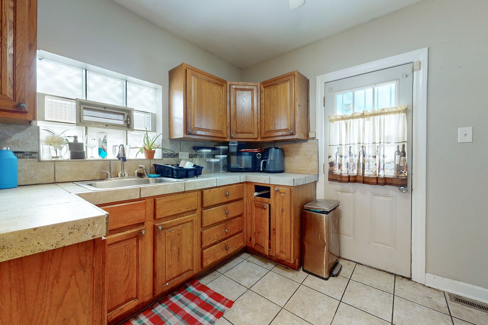 9516 South Yale Avenue Chicago IL 60628