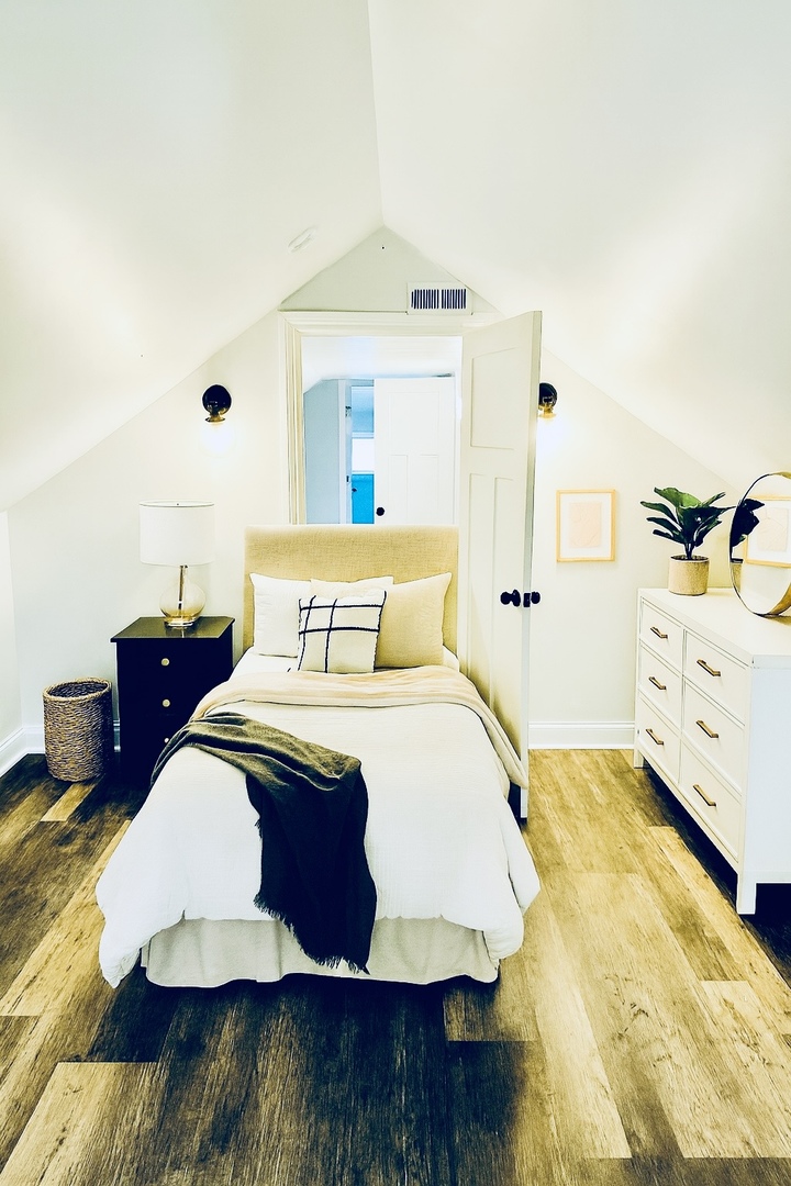 8640 South Blackstone Avenue Chicago IL 60619