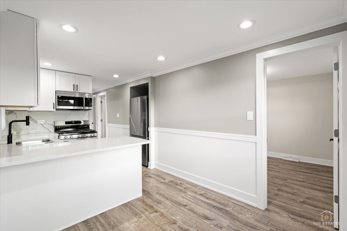 11630 South May Street Chicago IL 60643