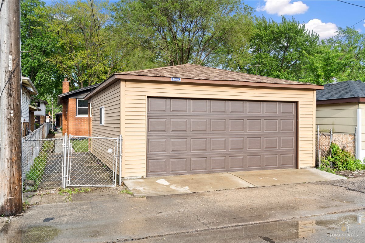 11630 South May Street Chicago IL 60643