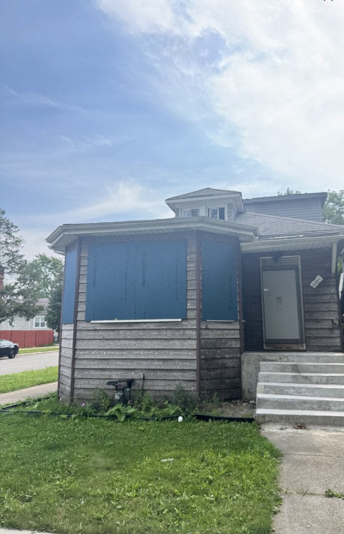 9834 South Throop Street Chicago IL 60643