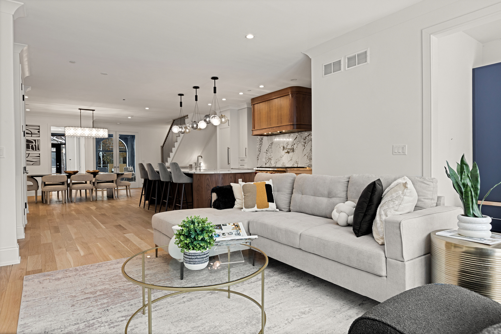 3711 North Magnolia Avenue Chicago IL 60613
