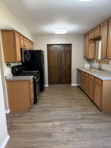 776 West Appletree Lane Bartlett IL 60103