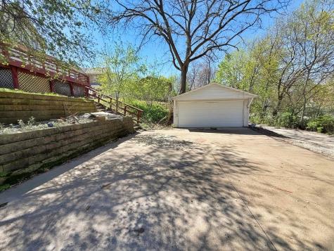 1155 12TH Avenue Moline IL 61265