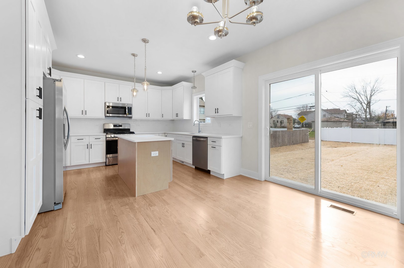 25W275 Doris Avenue Carol Stream IL 60188