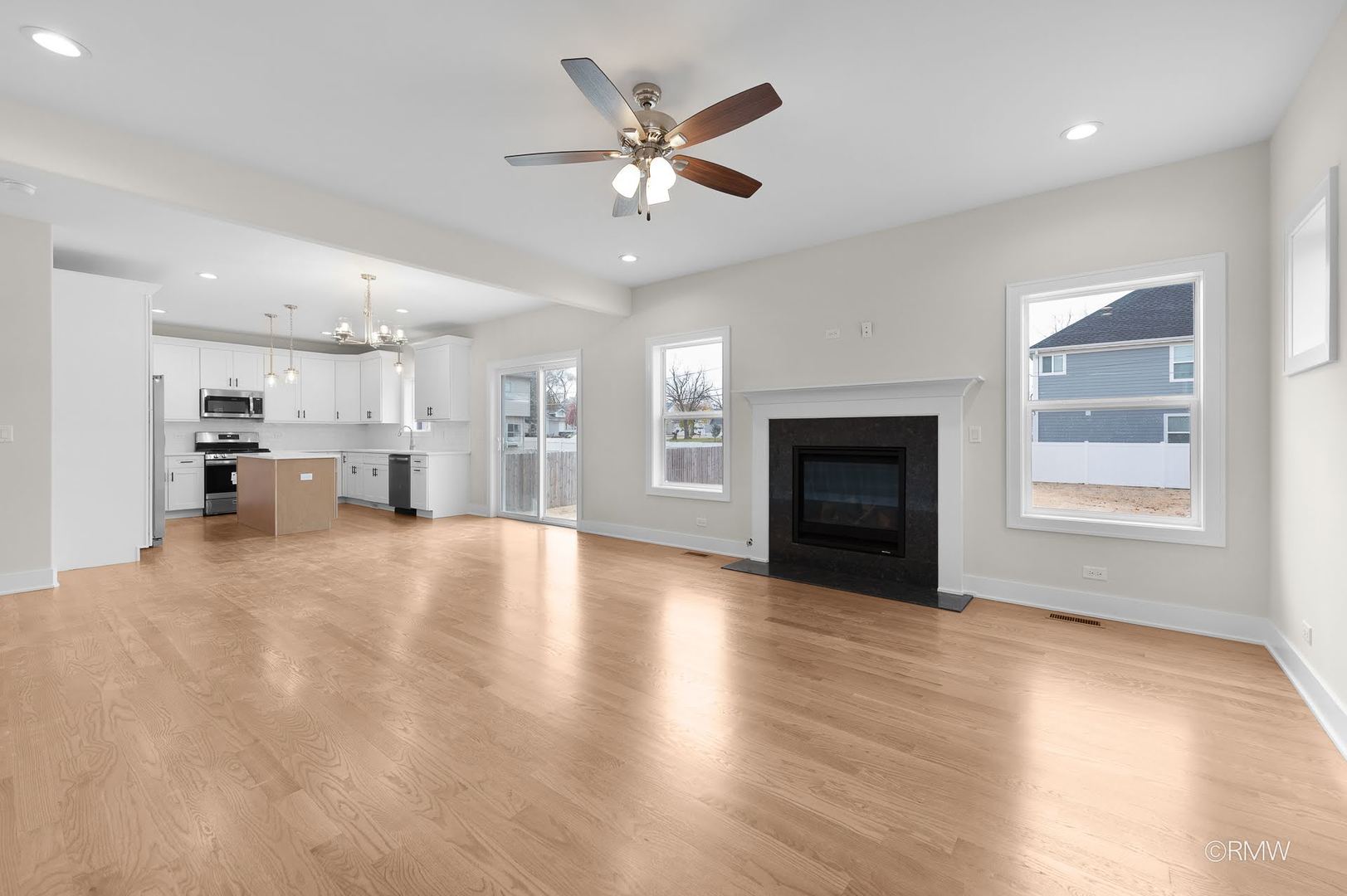 25W275 Doris Avenue Carol Stream IL 60188