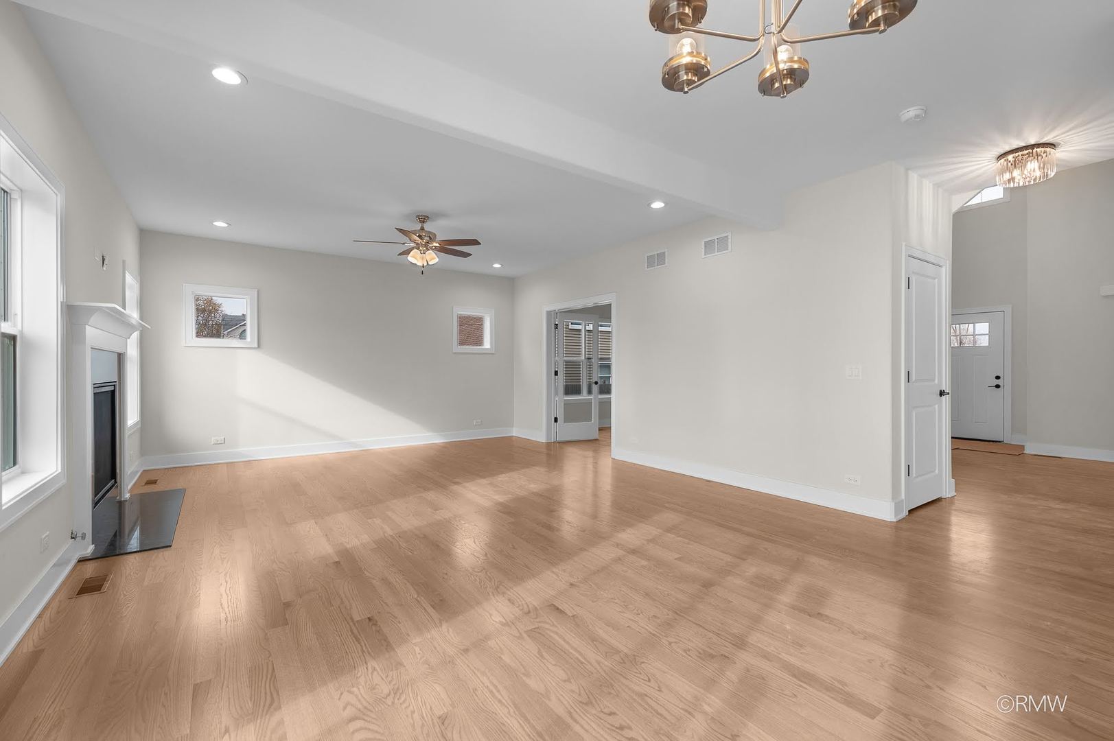 25W275 Doris Avenue Carol Stream IL 60188