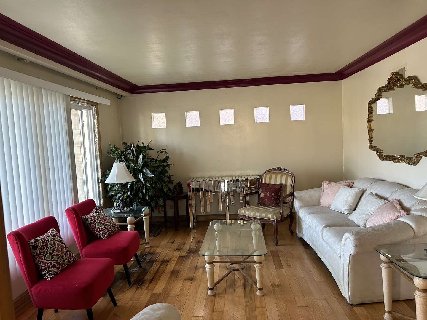 7130 South Richmond Street Chicago IL 60629