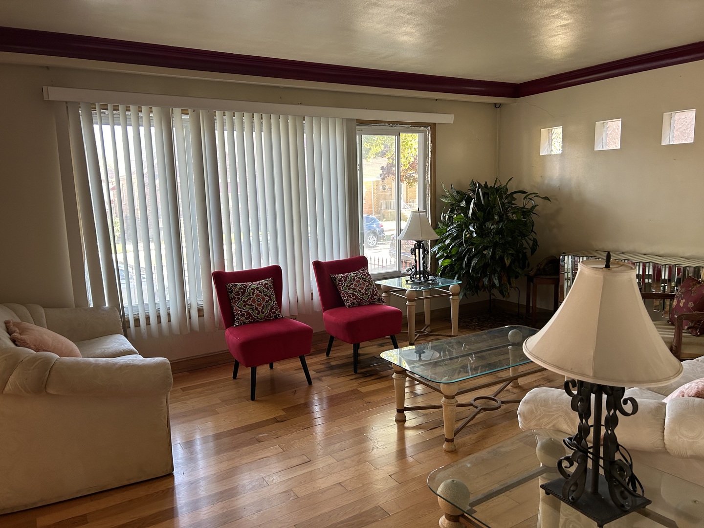 7130 South Richmond Street Chicago IL 60629