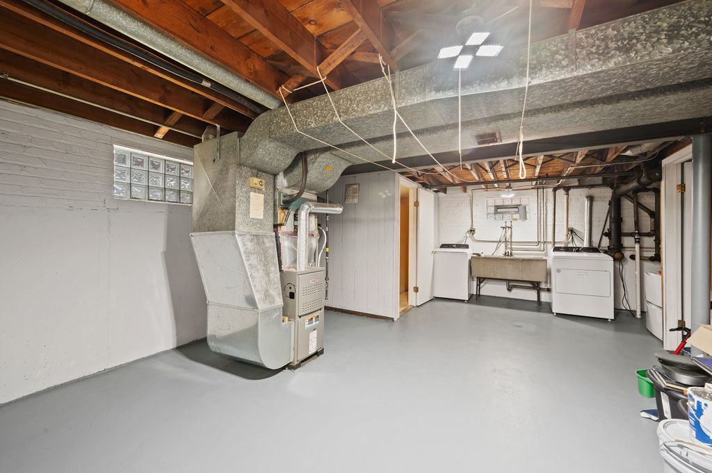 11038 South Avenue N Chicago IL 60617