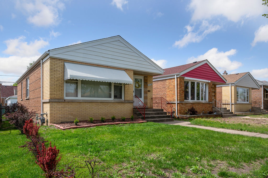 11038 South Avenue N Chicago IL 60617
