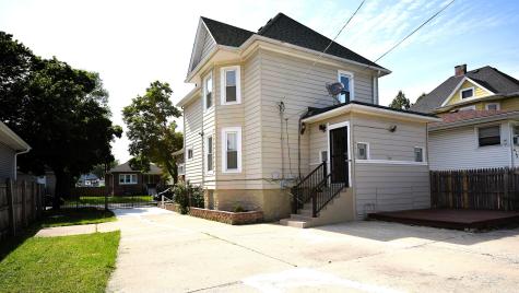 407 South 20th Avenue Maywood IL 60153