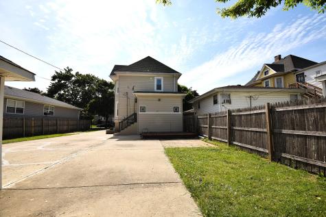 407 South 20th Avenue Maywood IL 60153
