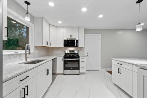7087 North Mcalpin Avenue Chicago IL 60646