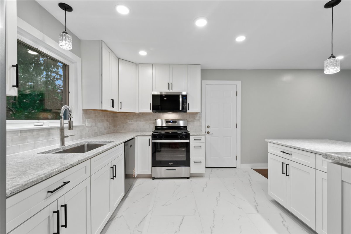 7087 North Mcalpin Avenue Chicago IL 60646