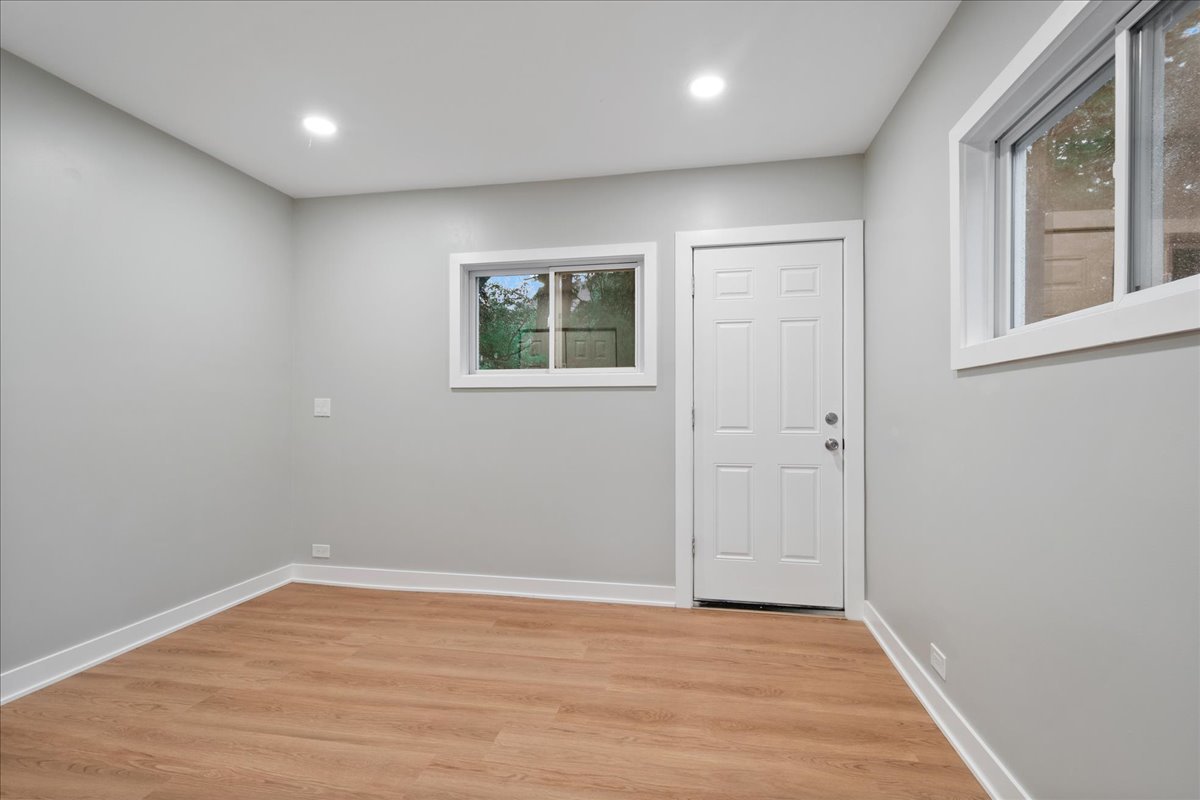 7087 North Mcalpin Avenue Chicago IL 60646