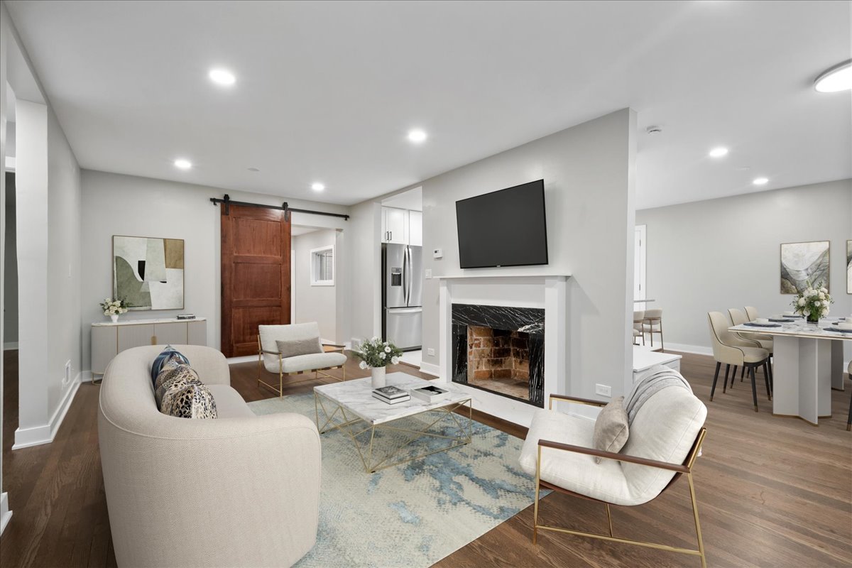 7087 North Mcalpin Avenue Chicago IL 60646