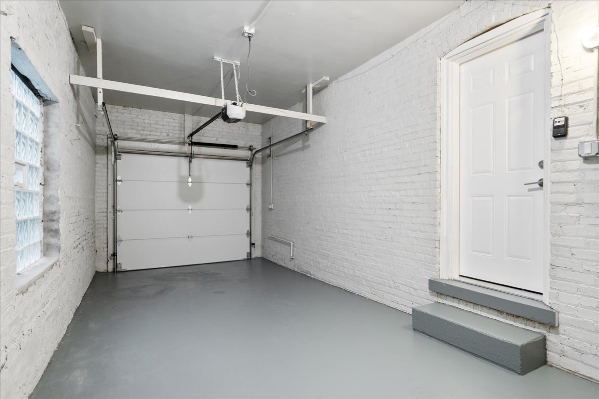 7087 North Mcalpin Avenue Chicago IL 60646