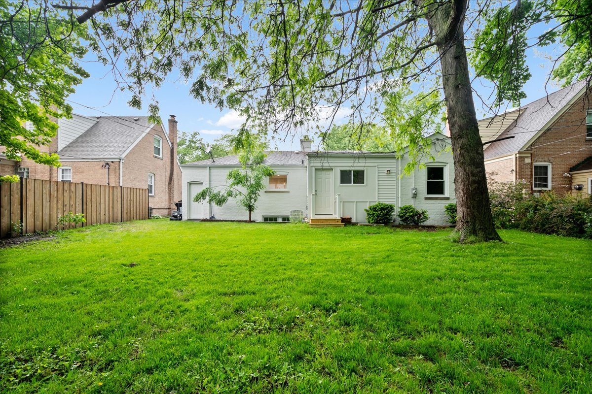 7087 North Mcalpin Avenue Chicago IL 60646
