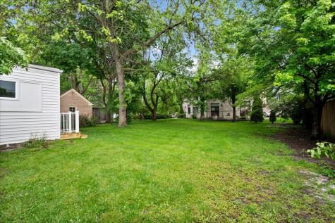 7087 North Mcalpin Avenue Chicago IL 60646