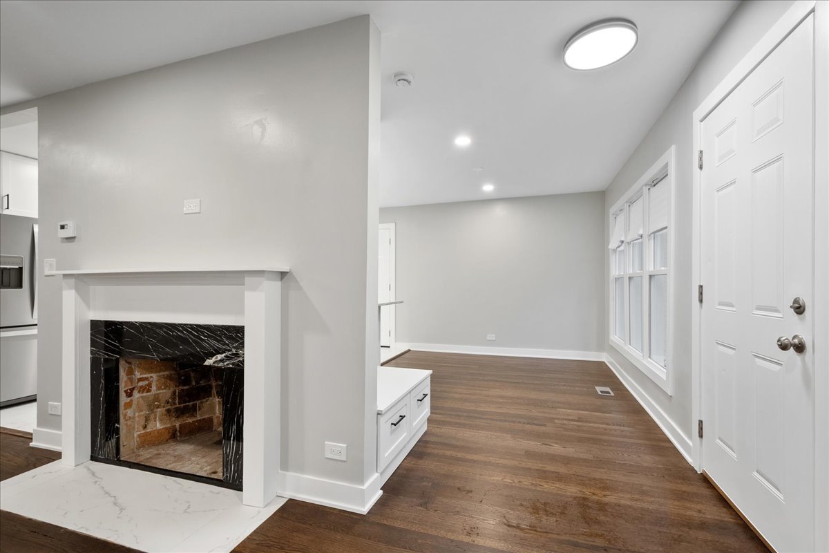 7087 North Mcalpin Avenue Chicago IL 60646