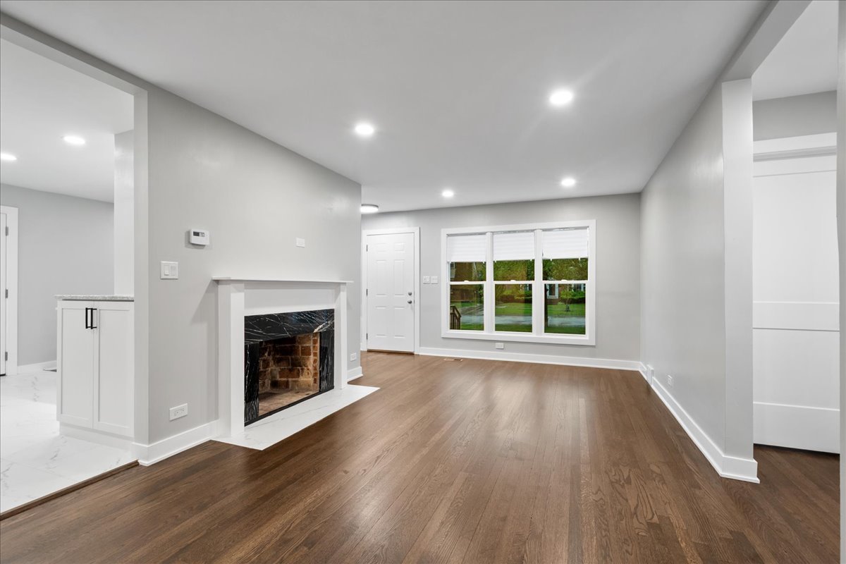7087 North Mcalpin Avenue Chicago IL 60646