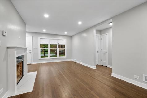 7087 North Mcalpin Avenue Chicago IL 60646