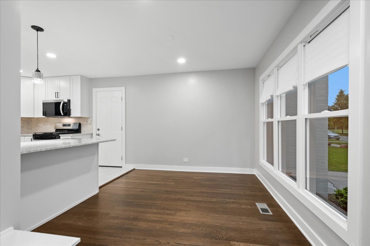 7087 North Mcalpin Avenue Chicago IL 60646