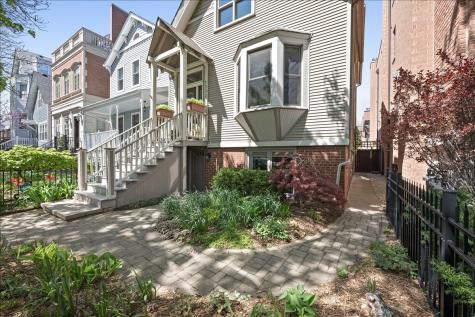 1332 West School Street Chicago IL 60657