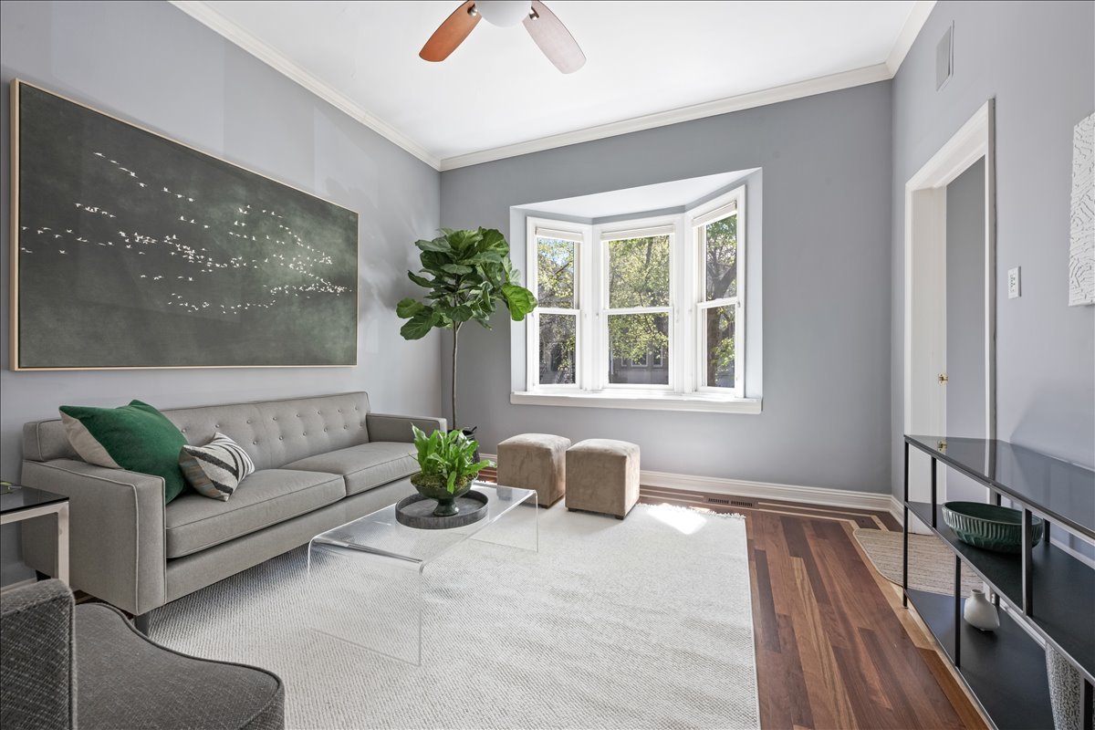 1332 West School Street Chicago IL 60657