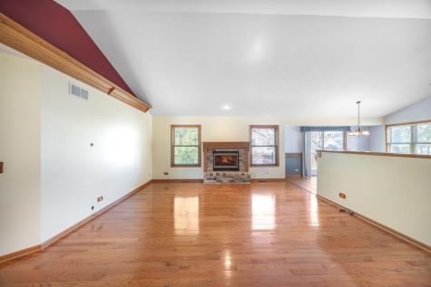 1621 Ash Avenue Woodstock IL 60098
