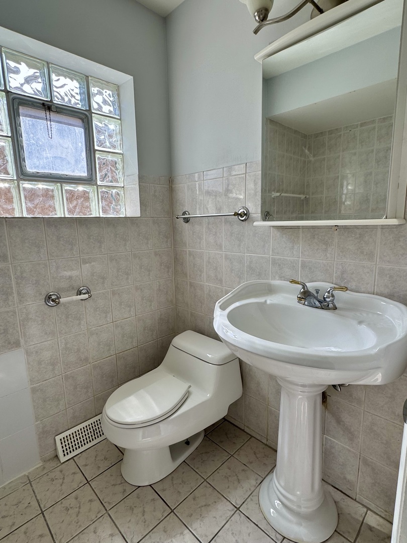 3107 West Howard Street Chicago IL 60645