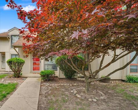 33 Colony West Drive Champaign IL 61820