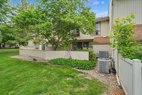 33 Colony West Drive Champaign IL 61820