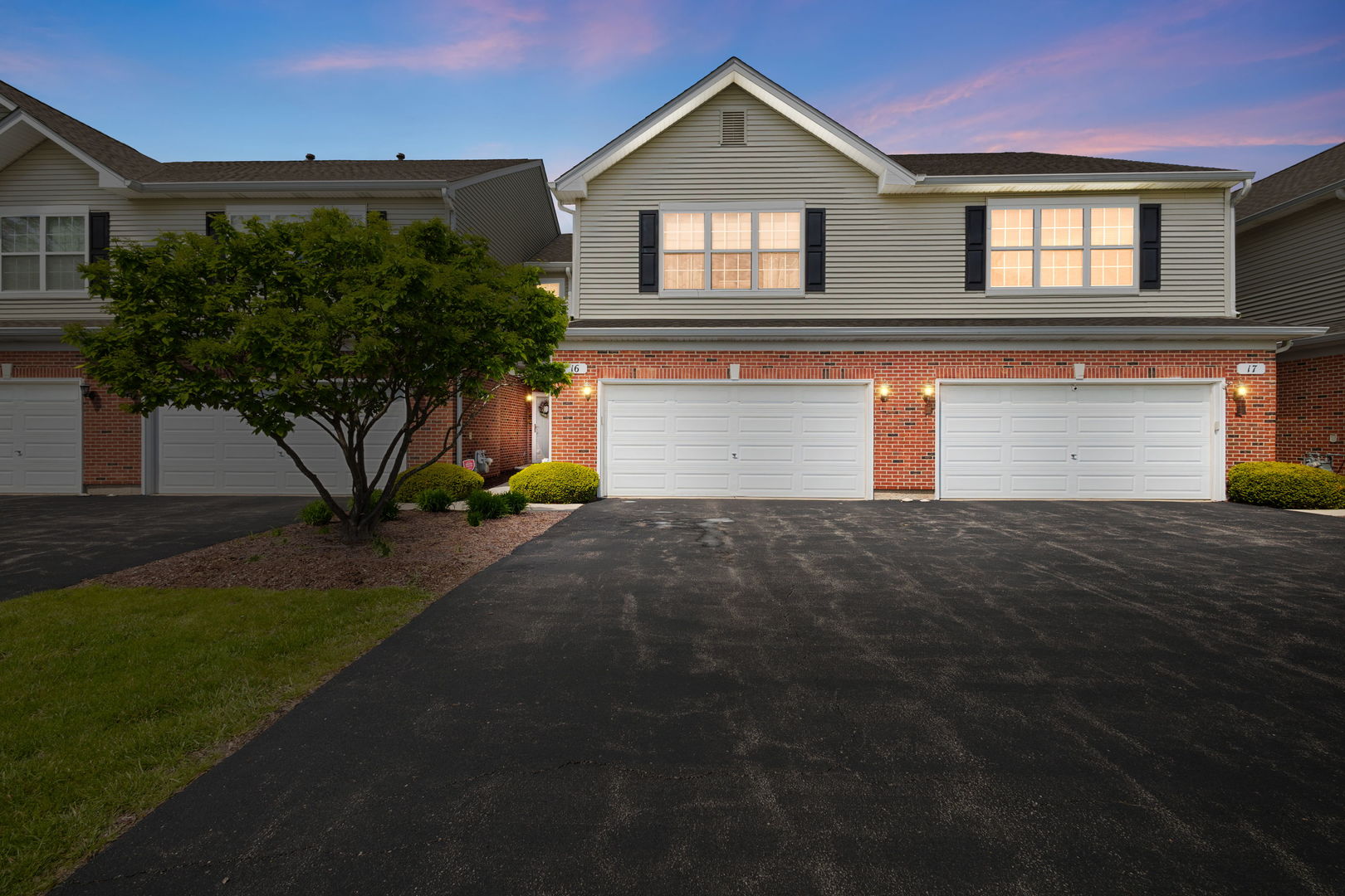 16 Black Oak Court Bolingbrook IL 60490