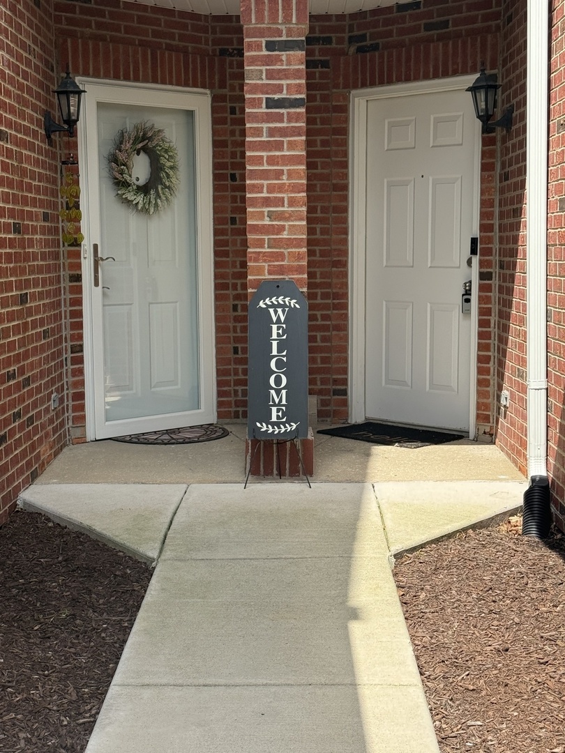 16 Black Oak Court Bolingbrook IL 60490